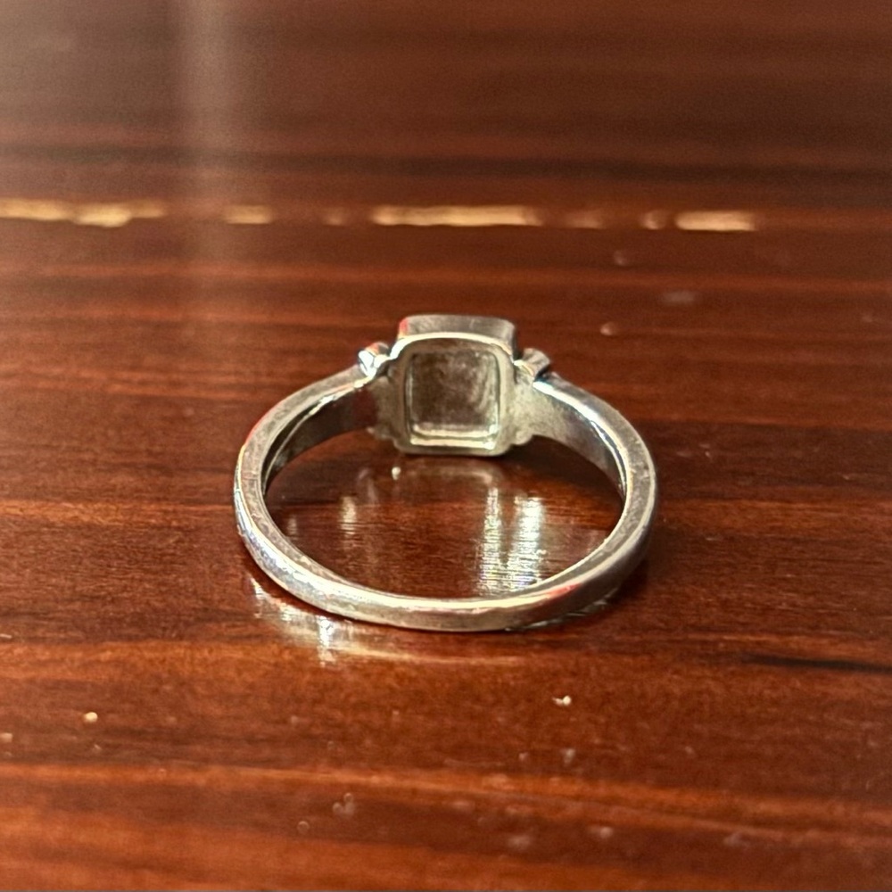 Elegant Silver Floral Ring size 9.5 - Picture 3 of 3
